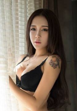 肚兜女神朱赢小蛮腰多姿纹身夺眼球第张
