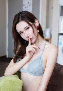 最新性感女神萌琪琪Irene室内福利美女写真集