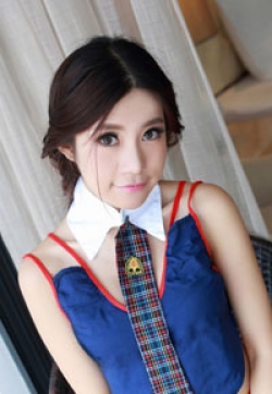 美女学生妹制服诱惑绮里嘉Ula玩写真图片