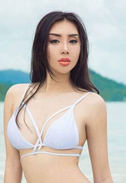 日韩eee444美女模特尤菲儿海边沙滩纹身女郎高清mm写真集
