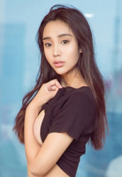 内地性感青龙纹身女神尤菲儿丰乳肥臀魅惑最新写真图片