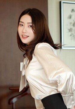 条女神无遮挡美女方子萱芊芊玉腿蛮腰赢弱高清mm写真集