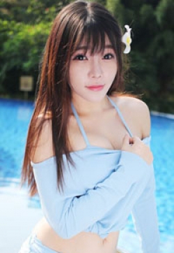 嫩模Booty外拍深沟外露美臀翘高高