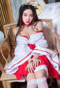 李梓熙全裸美女与土豪写真专辑图片