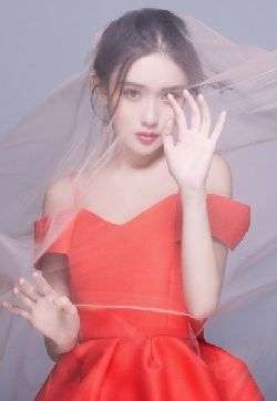 学生妹程彤颜性感丝袜制服套图前凸后翘太迷人高清写真图集