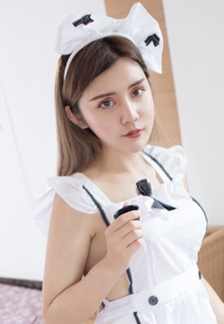 性感女仆卓娅祺粉嫩水手服可爱迷人