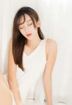 清纯美女居家浴缸清凉写真_高清桌面壁纸