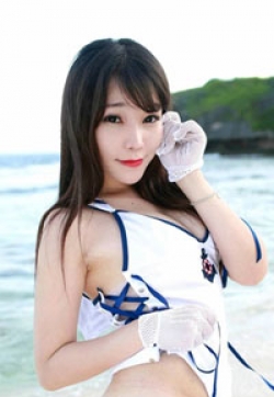 性感翘臀大胸美女海边写真手机壁纸_高清手机壁纸图片大全
