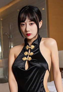 日本美女美艳觅心宝贝何嘉颖蕾丝长袜酥胸美腿迷人蚀骨写真图片