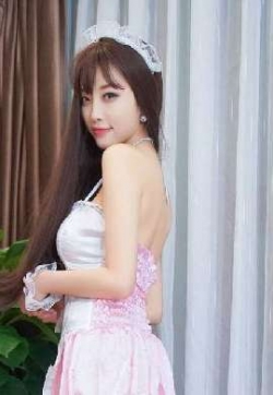 角色扮演护士装制服美女桌面壁纸
