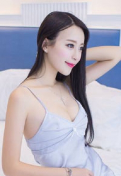 吊带睡衣美女私房写真高清桌面壁纸