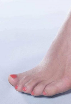 亚洲美女[LiGui丽柜]网络丽人Model潼潼长腿秘书丝足高跟美腿