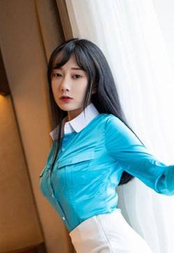 美女tutu12345何嘉颖职业秘书装性感肉袜美腿系列高清妹妹写真集