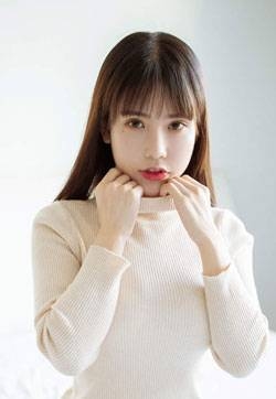 日韩mm美女模特悠悠酱yoyoyo毛衣黑丝妩媚高清mm蕾丝袜写真集