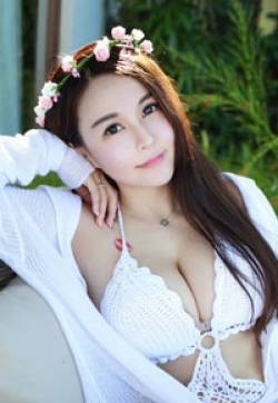 美女嫩模刘飞儿沈蜜桃性感童颜美胸写真专辑
