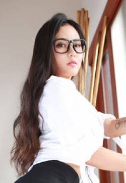 极品翘臀美乳女神诱人惊艳美女玛鲁娜丰满身材写真图片