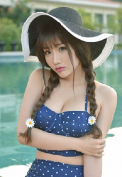 洗澡沐浴云曼旅拍Akiki朱若慕第五刊写真套图