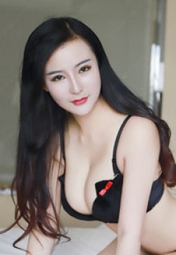 性感美少妇前凸后翘红唇娇嫩十分勾魂写真图片