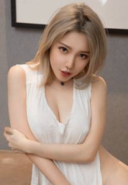 网红模特黄乐然厨娘写真专辑