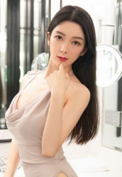 极品内地性感美女御姐小热巴美腿白皙臀翘身材好