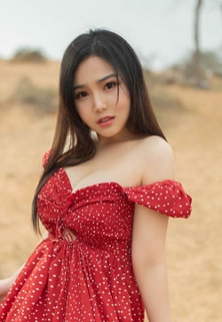 日韩90后美女私房照徐微微mia沙漠泳池美人色香味俱全高清妹子写真集