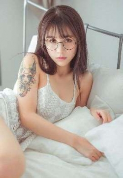 胸部可爱美女纹身图案第张