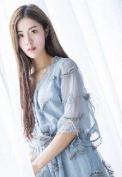 甜美大长腿性感美女床上写真桌面壁纸_高清桌面壁纸