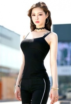 气质十足黑色吊带内衣美少妇图片_高清手机壁纸图片大全