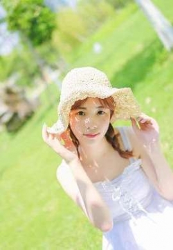 主播小清新美女写真桌面壁纸_高清桌面壁纸