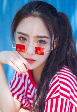 亚洲setu红色条纹美女阳光写真手机壁纸