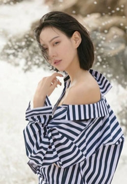 红色绑带内衣丰乳性感好看美女图片写真壁纸_高清手机壁纸图片大全第张