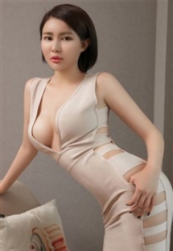 711美女美鮑性感米白色连衣吊带裙美女手机壁纸_高清手机壁纸图片大全