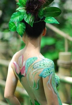 日本美女美女热带雨林彩绘壁纸图片