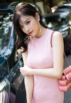 火辣女郎杨晨晨肉丝美脚搔首弄姿腿模美女写真图片