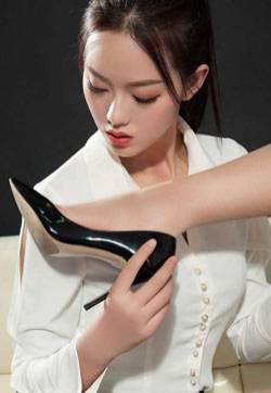 腿模敏儿筱筱丝足爱恋网络丽人写真集