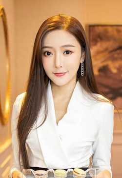 漂亮美女惊艳王馨瑶yanni-女秘书的生日礼物高清写真图集