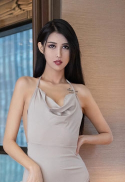 漂亮9877美女葛征Model性感吊裙下丝足极致诱惑高清妹妹写真集