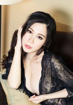 D罩杯美女田妞凝脂玉乳写真集