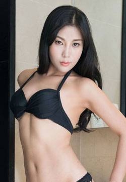 内地平面模特苏沫高叉皮衣透视蕾丝高清美女写真集