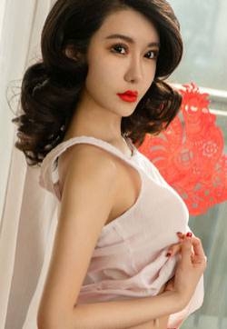 性感白色三角裤内衣秀宁然Mikka施诗鸡祥如意新年主题写真大片