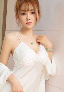漂亮90后嫩模周心情假日好心情高清美女写真集