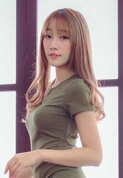 台湾美女模特刘萱IRIS-棚拍图片高清妹子写真集
