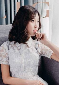 零零后小美女模特筱筱蕾丝连衣裙美腿丝足高清mm写真集