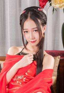 高清美女私房照红烛红肚兜古装丝足高清mm写真集