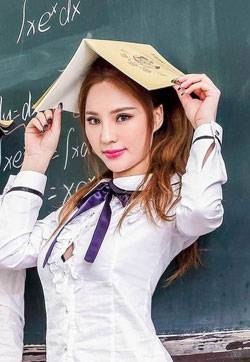 漂亮美腿模特若兮张茜茹陈雅漫美丝学校-体罚写真集