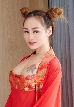 秀人网90后嫩模李宝宝新年主题写真高清mm写真集