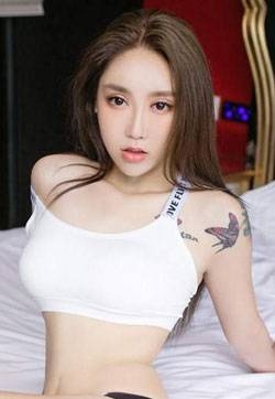 日韩eee444美女模特火辣彩儿比基尼展b挺立翘臀大尺度高清mm泳衣写真