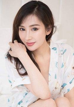 最漂亮好看美女图片叶子夏天夏甜高清mm写真集