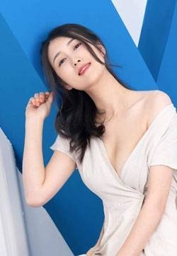 最新精品美女模特王睿-兰姿蕙质高清制服mm写真集
