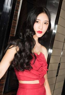 日韩美女模特mm1314小西舞会后续高清美女写真集